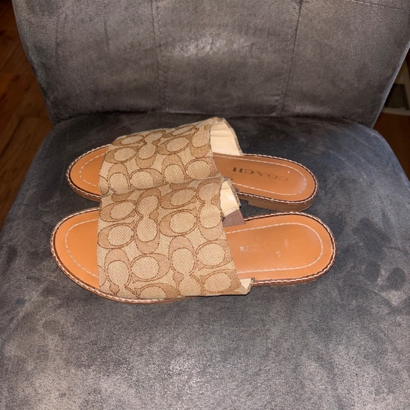 Women’s Coach Hazel Signature Jacquard  Sandals Size 6 - Picture 4 of 5